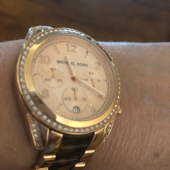 Michael Kors Gold Watch - Picture 3 of 5